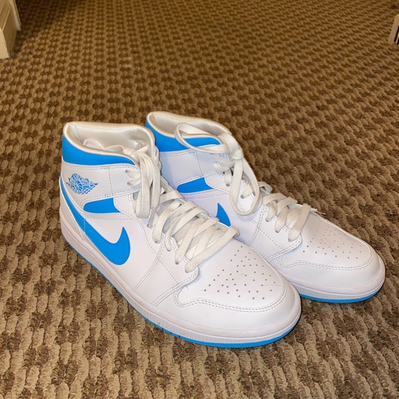 Jordan 1 Mid UNC (W) - Picture 3 of 8